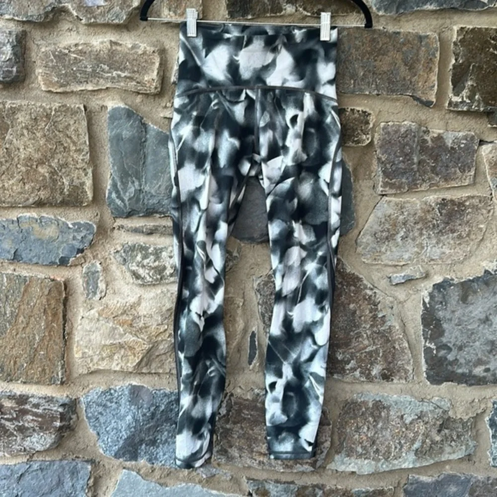 Lululemon Train Times 7/8 Pant 25